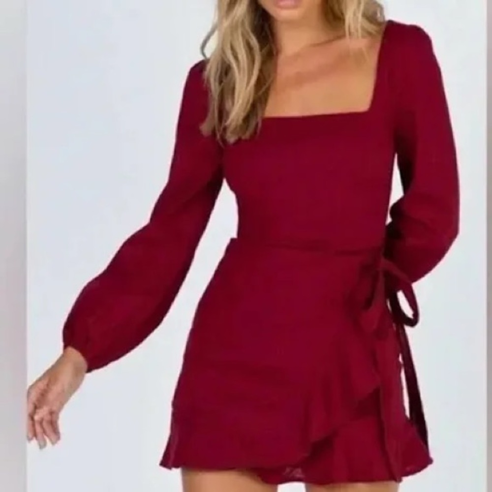 Elegant Burgundy Long Sleeve Dress